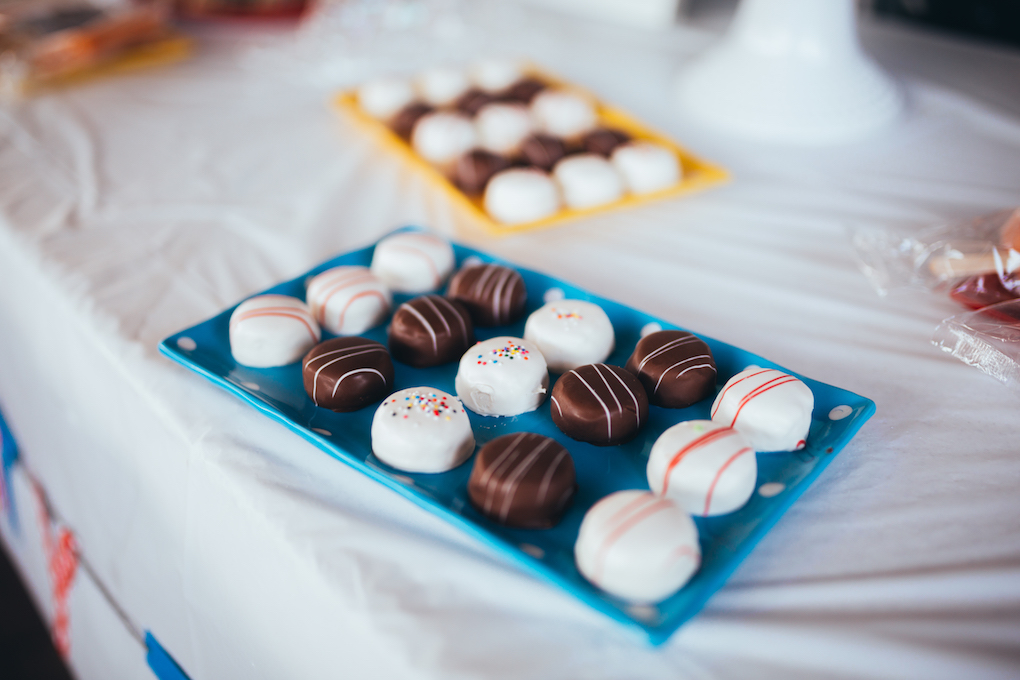 KINGS HAPPY UN-BIRTHDAY - KIDS BALL PARTY by Utah blogger Dani Marie - Sweet Tooth Fairy Cake Bites