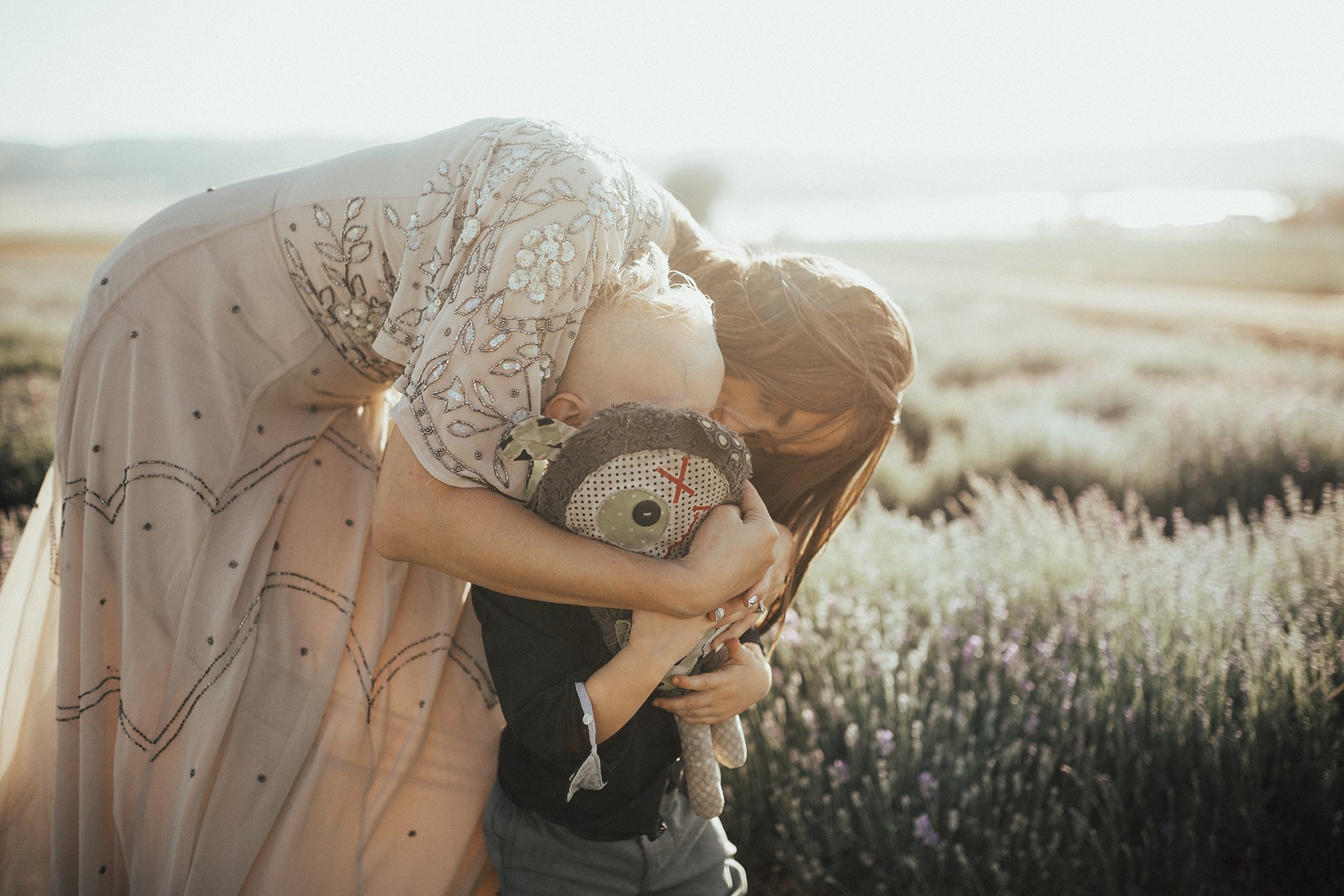 Family Picture Ideas by Utah mom blogger Dani Marie