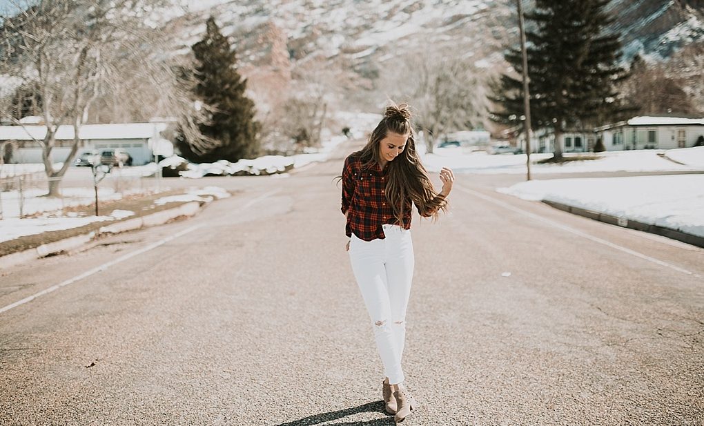 girls with white jeans