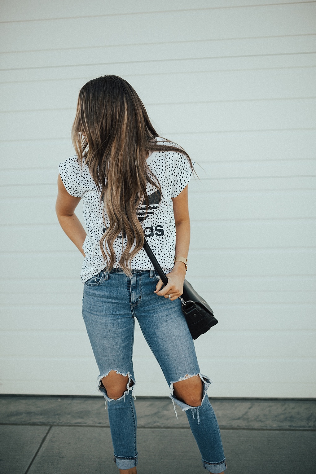 3 Must Have Momiform Pieces: Oversized Tee, Denim & Loafers by Utah fashion blogger Dani Marie