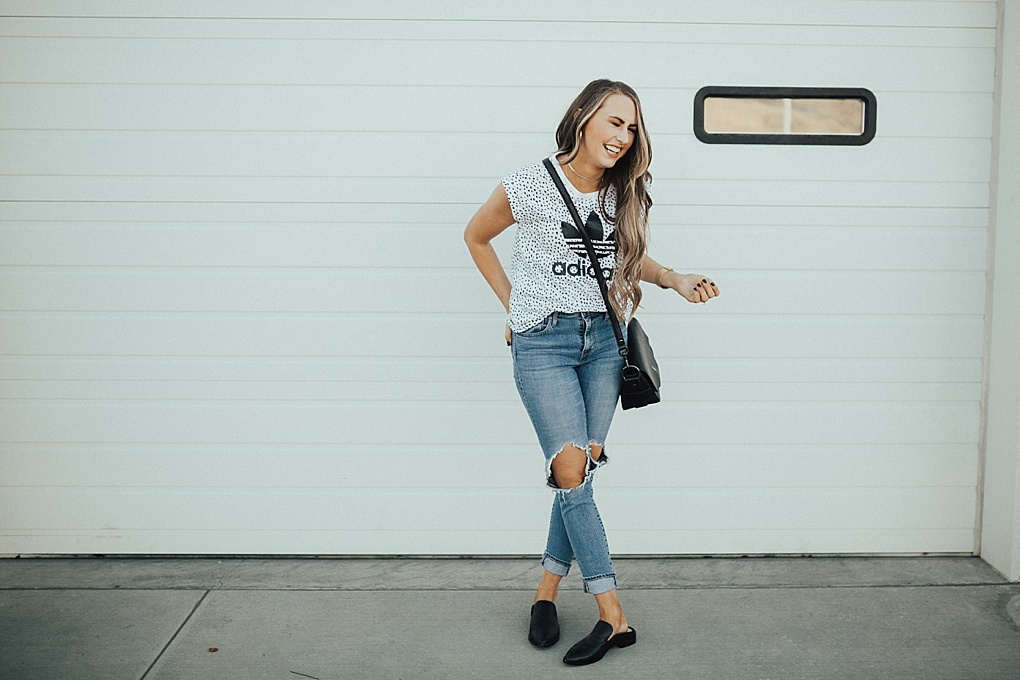 3 Must Have Momiform Pieces: Oversized Tee, Denim & Loafers by Utah fashion blogger Dani Marie