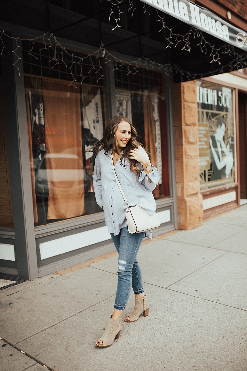 Bookmark this post ASAP! Utah Style Blogger Dani Marie shares her top tips how to wear this springs color trends!