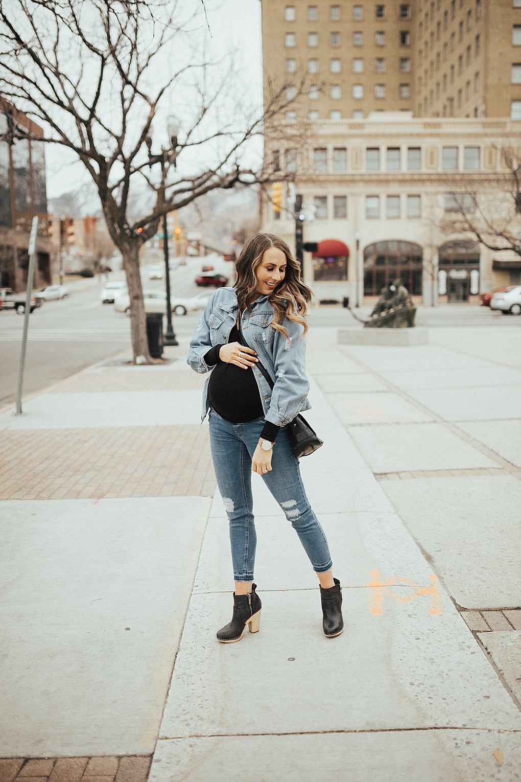 SAVE this ASAP for the perfect tips on how to master the oversized jacket trend this spring thanks to Utah Style Blogger Dani Marie!