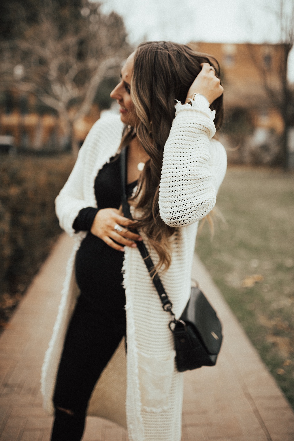 Ladies, not sure how to wear a duster cardigan for Spring? See Utah Style Blogger Dani Marie's tips on dressing up a duster cardigan here! 