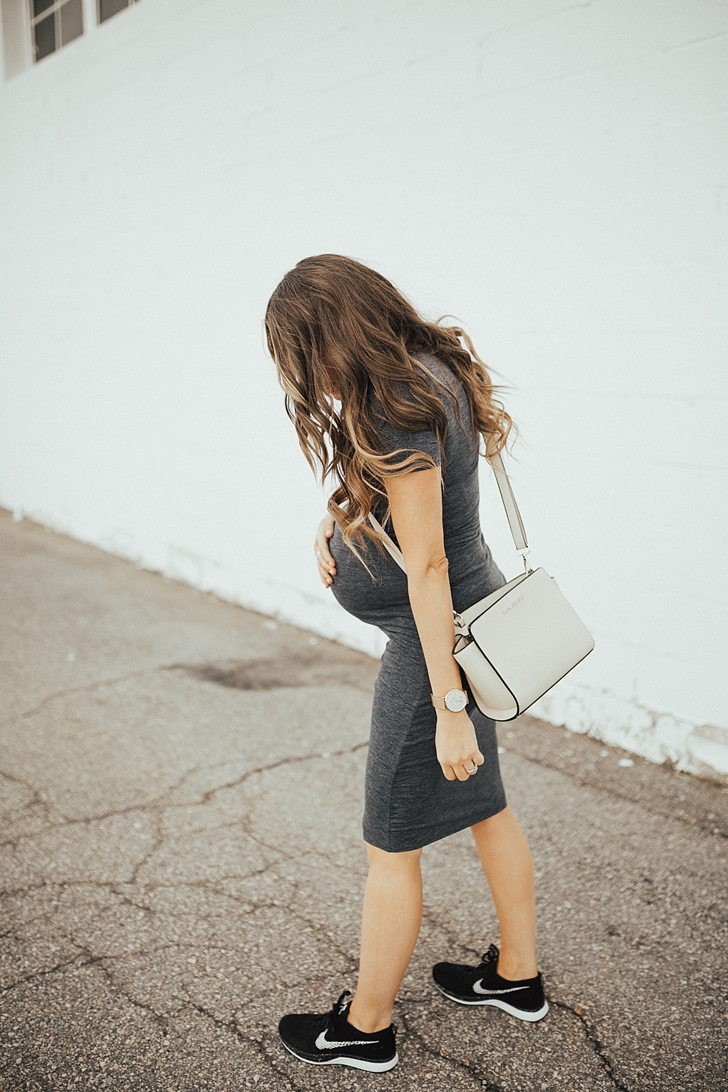 SAVE this ASAP for the perfect tips on how to style a momiform look thanks to Utah Style Blogger Dani Marie. 