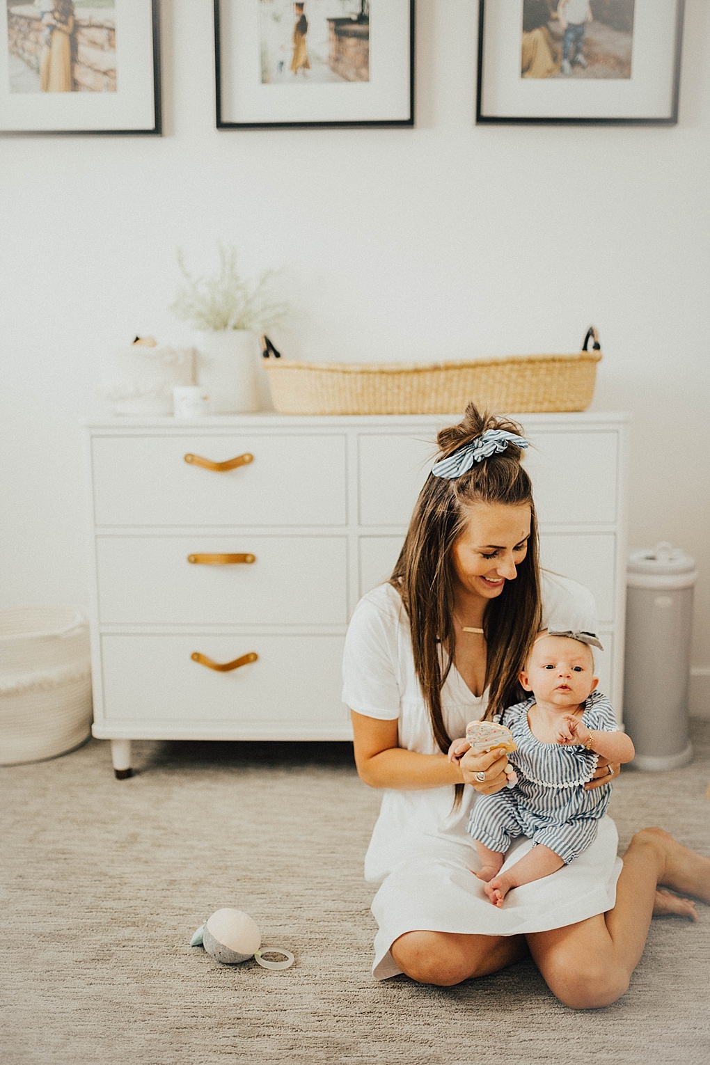 Diaper changes can be a bit frustrating, especially with a newborn! Utah Style blogger Dani Marie is sharing her top tips on making diaper changes easier!