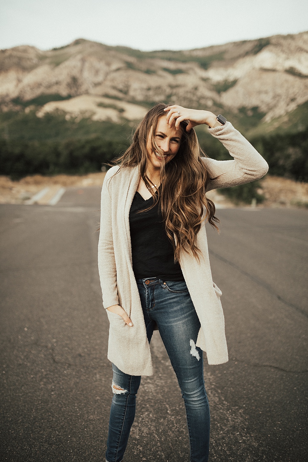 SAVE this post ASAP! Utah Style Blogger Dani Marie is sharing her top 5 colors for Fall that everyone should incorporate ASAP!