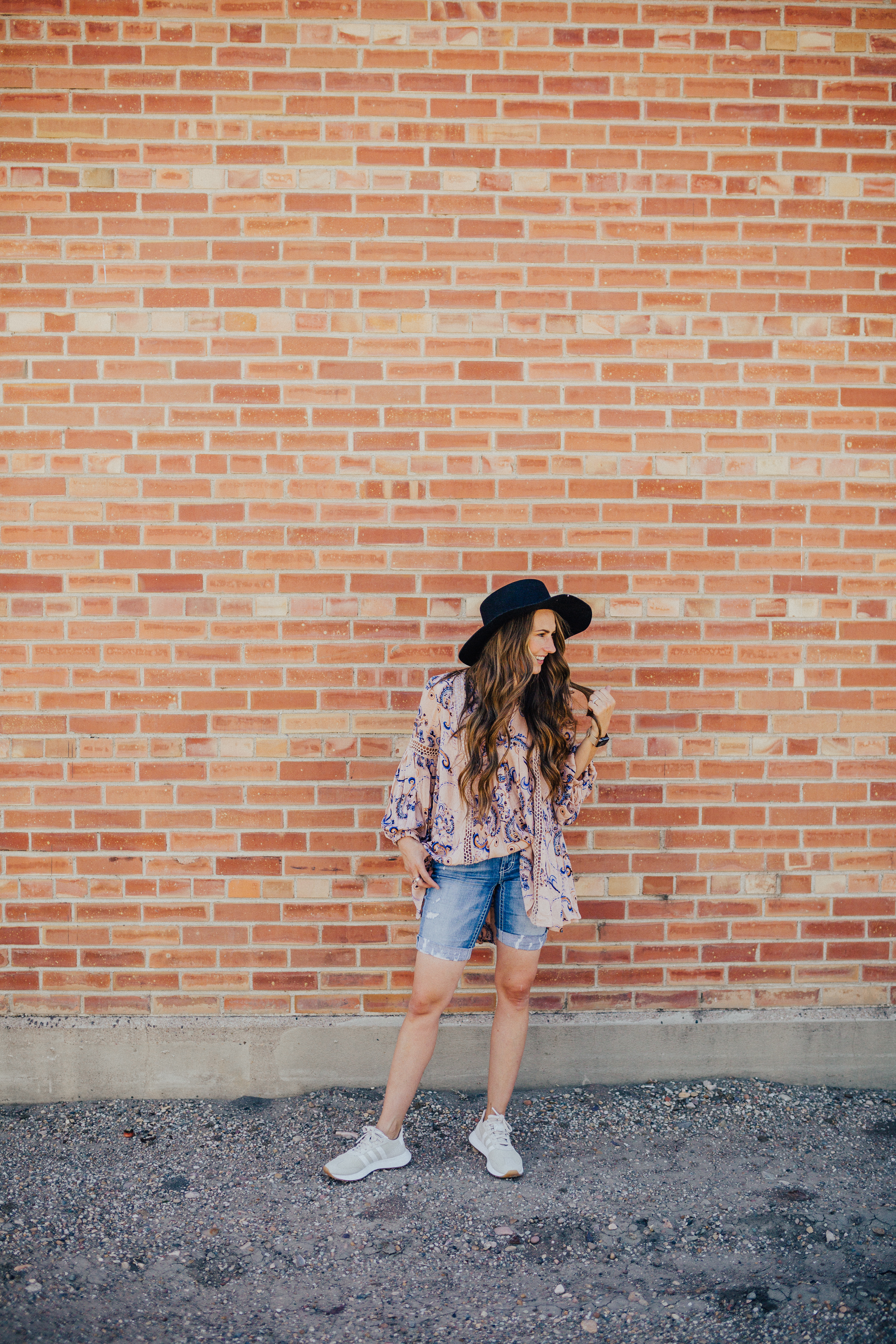 Want to know how to transition your closet for fall? Utah Style Blogger Dani Marie is sharing her top tips on to transition her closet for Fall. 