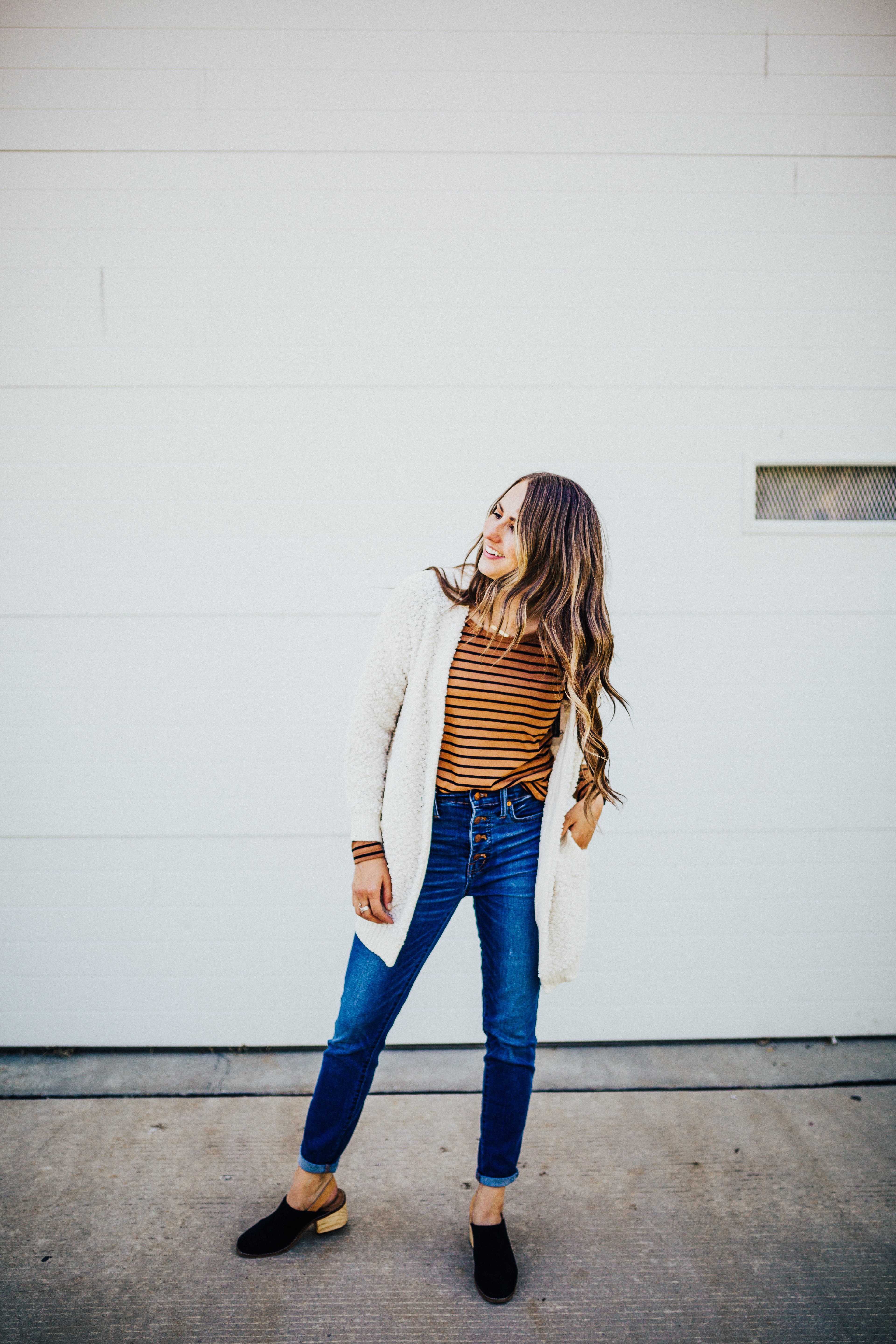Curious how to rock a stripe tee year round? Utah Style Blogger Dani Marie is sharing her favorite 3 ways to wearing a stripe tee!