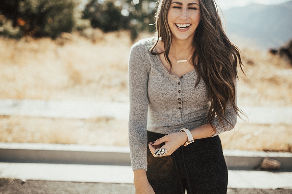 Curious how to style joggers? Utah Style Blogger Dani Marie is sharing her top 3 favorite ways to style joggers like a pro. Click to see them here!