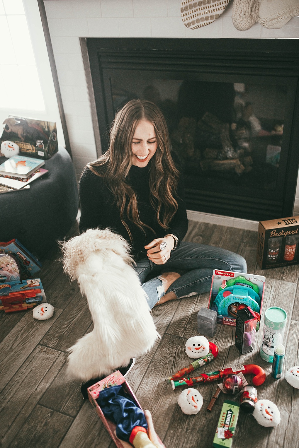 Need a few last minute stocking stuffers? Utah Style Blogger Dani Marie is sharing her top favorite stocking stuffers to give this holiday season! See them here!