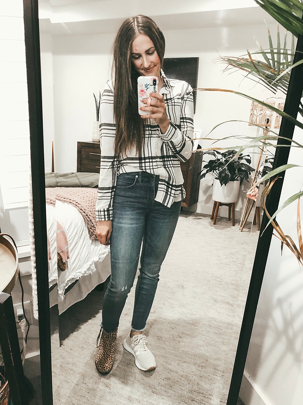 Headed to America Eagle today? Utah Style Blogger Dani Marie is sharing her latest fashion finds in her American Eagle try on. See her picks here!