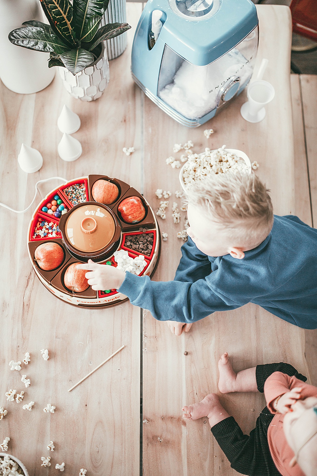 Spending New Years Eve at home this year with your little ones? Utah Style Blogger Dani Marie is sharing her new family tradition this New Years Eve.  Click here to see them ASAP!