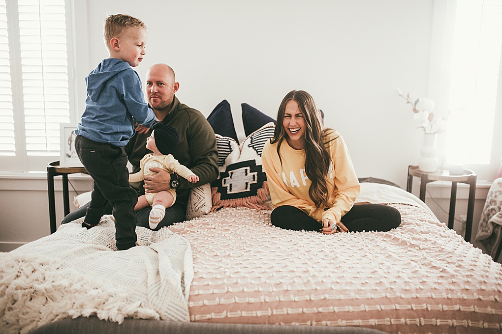 Looking for ways to be happy everyday? Utah Style Blogger Dani Marie is sharin her top 5 ways to be happy everyday that she does. Click to see them here!