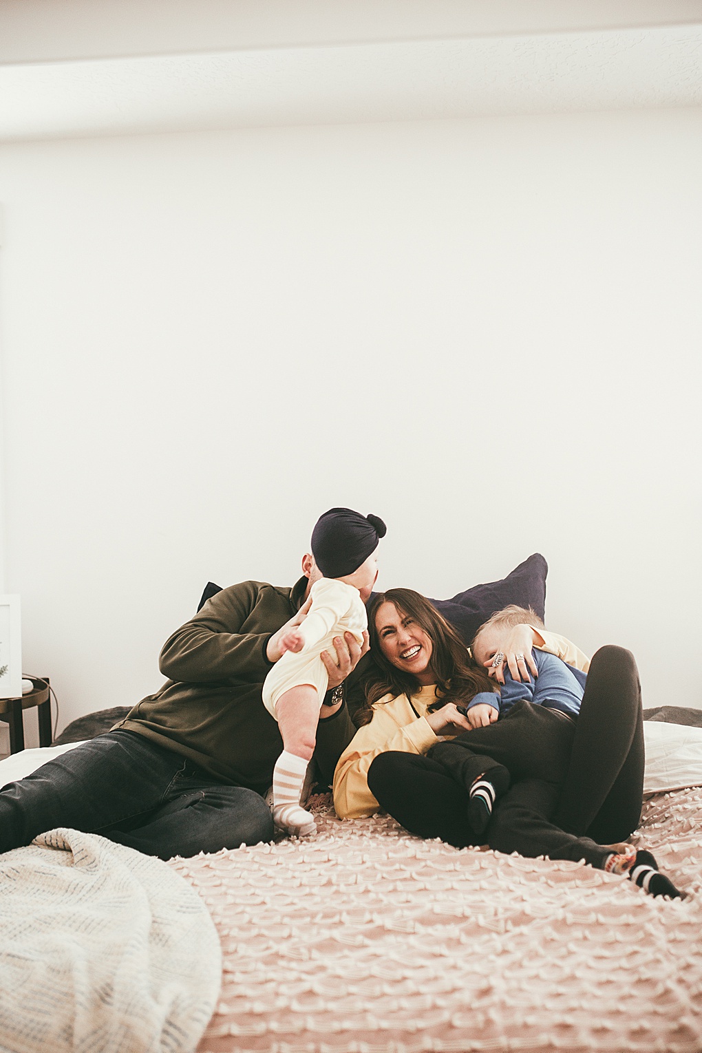 Looking for ways to be happy everyday? Utah Style Blogger Dani Marie is sharin her top 5 ways to be happy everyday that she does. Click to see them here!