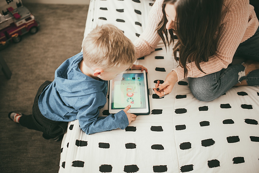 Do your kids love the ipad but arent sure what educational ipad games there are? Utah Style Blogger Dani Marie is sharing her top education ipad games here! Click to see which ones you need for your little ones ASAP!