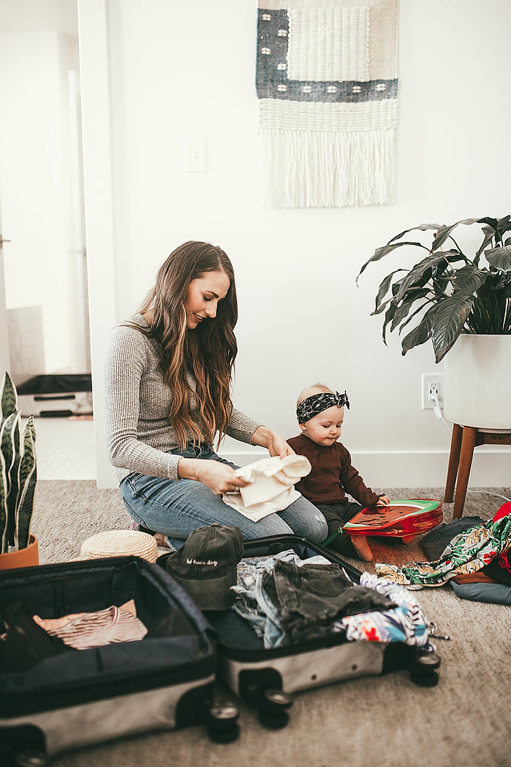 Headed to Hawaii? Unsure of what to pack? Utah Blogger Dani Marie is sharing her top picks for what to take to Hawaii in this Hawaii Packing Guide.  Click to see what she is taking HERE!