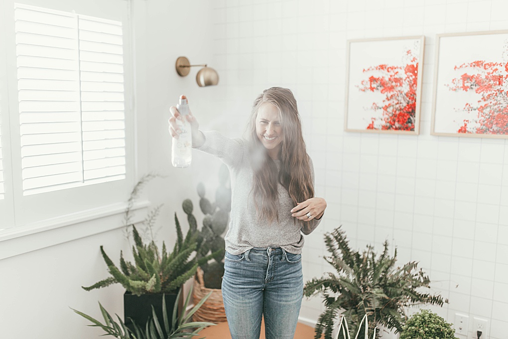 Looking to refresh your home for Spring? Utah Style Blogger Dani Marie is sharing her 3 favorite simple ways to refresh your home for spring. See them here!