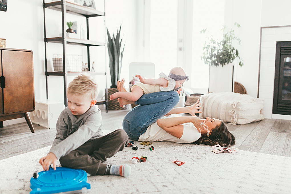 Need some ideas on spring activities for little ones? Utah Style Blogger Dani Marie is sharing her favorite simple spring activities to do with your littles. 