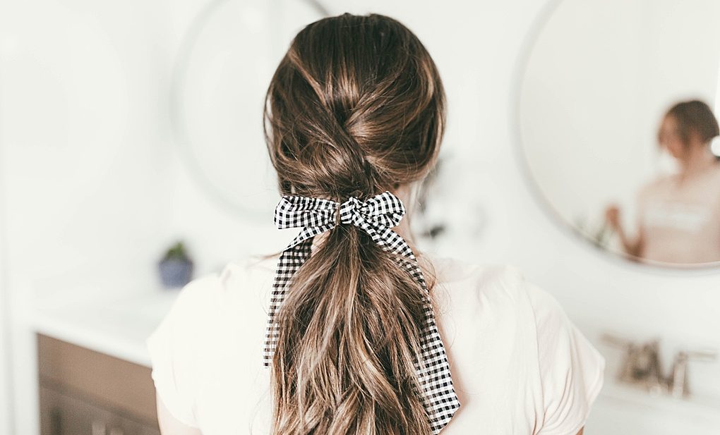 Busy mornings? Not sure what to do for your hair? Utah Blogger Dani Marie is sharing her top 5 simlpe hairstyles to look stylish in a flash.  See them HERE!
