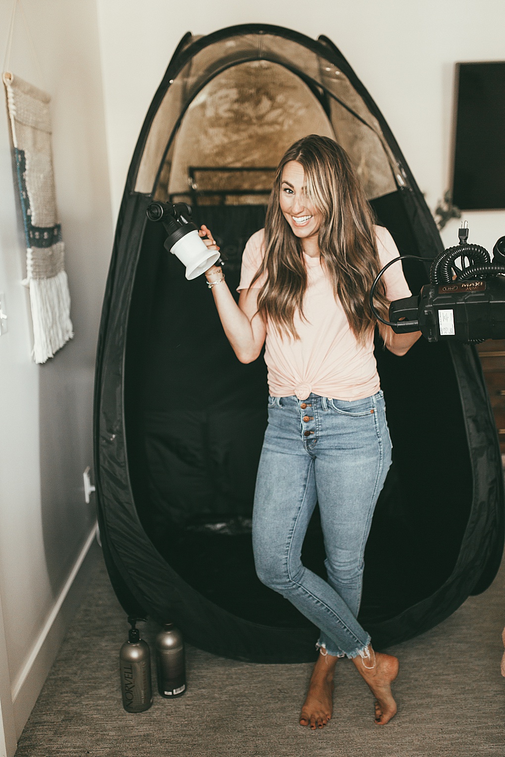 Utah Blogger Dani Marie shares how you can do an at home spray tan flawlessly!
